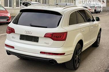Позашляховик / Кросовер Audi Q7 2013 в 