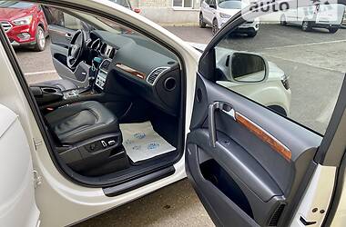 Позашляховик / Кросовер Audi Q7 2013 в 