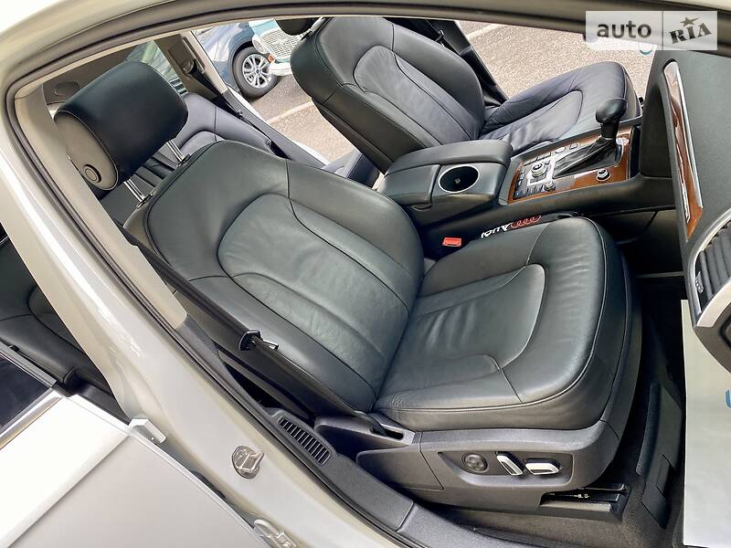 Позашляховик / Кросовер Audi Q7 2013 в Києві