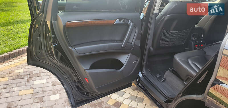 Позашляховик / Кросовер Audi Q7 2015 в Тернополі