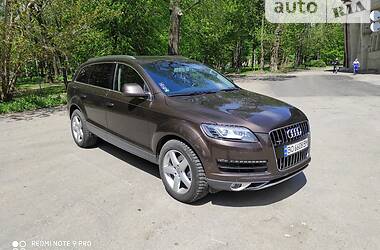 Внедорожник / Кроссовер Audi Q7 2015 в 