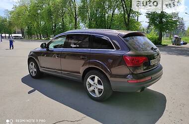 Внедорожник / Кроссовер Audi Q7 2015 в 