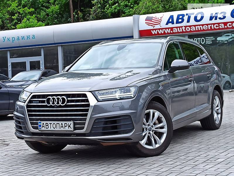 Внедорожник / Кроссовер Audi Q7 2016 в 