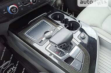 Внедорожник / Кроссовер Audi Q7 2016 в 