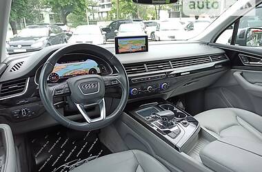 Внедорожник / Кроссовер Audi Q7 2016 в 
