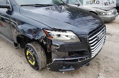 Позашляховик / Кросовер Audi Q7 2011 в 