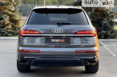 Внедорожник / Кроссовер Audi Q7 2020 в Киеве