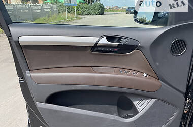 Внедорожник / Кроссовер Audi Q7 2013 в 