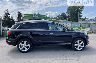 Внедорожник / Кроссовер Audi Q7 2013 в 