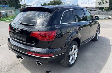Внедорожник / Кроссовер Audi Q7 2013 в 
