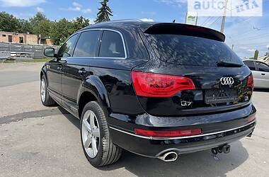 Внедорожник / Кроссовер Audi Q7 2013 в 