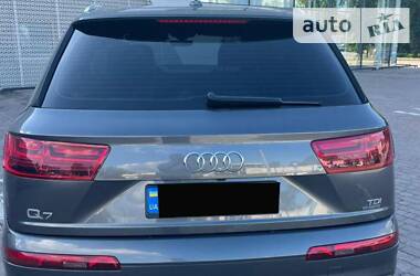 Внедорожник / Кроссовер Audi Q7 2018 в 
