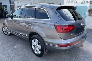 Внедорожник / Кроссовер Audi Q7 2011 в 