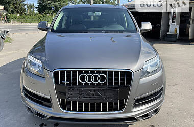 Внедорожник / Кроссовер Audi Q7 2011 в 