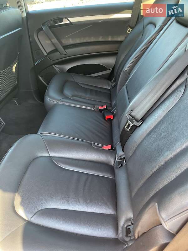 Позашляховик / Кросовер Audi Q7 2012 в Житомирі