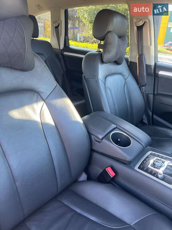 Позашляховик / Кросовер Audi Q7 2012 в Житомирі
