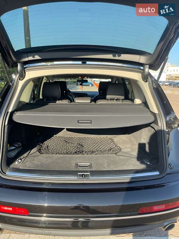 Позашляховик / Кросовер Audi Q7 2012 в Житомирі