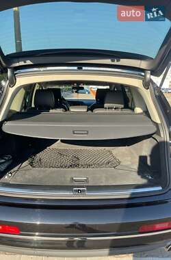 Внедорожник / Кроссовер Audi Q7 2012 в 
