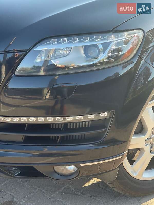 Позашляховик / Кросовер Audi Q7 2012 в Житомирі