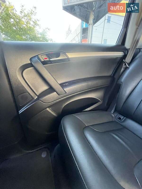 Позашляховик / Кросовер Audi Q7 2012 в Житомирі