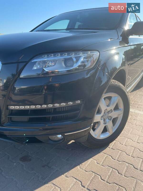 Позашляховик / Кросовер Audi Q7 2012 в Житомирі