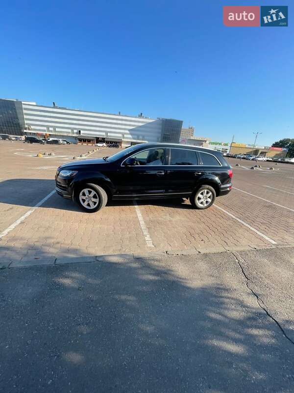 Позашляховик / Кросовер Audi Q7 2012 в Житомирі