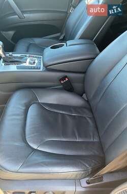 Внедорожник / Кроссовер Audi Q7 2012 в 