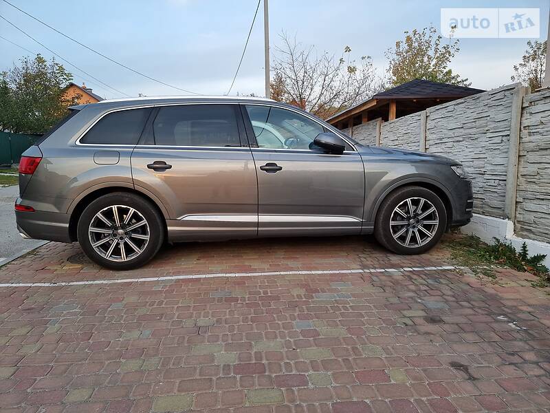 Внедорожник / Кроссовер Audi Q7 2015 в Киеве