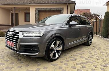 Позашляховик / Кросовер Audi Q7 2015 в Чернівцях