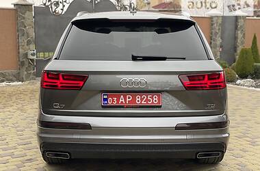 Позашляховик / Кросовер Audi Q7 2015 в Чернівцях