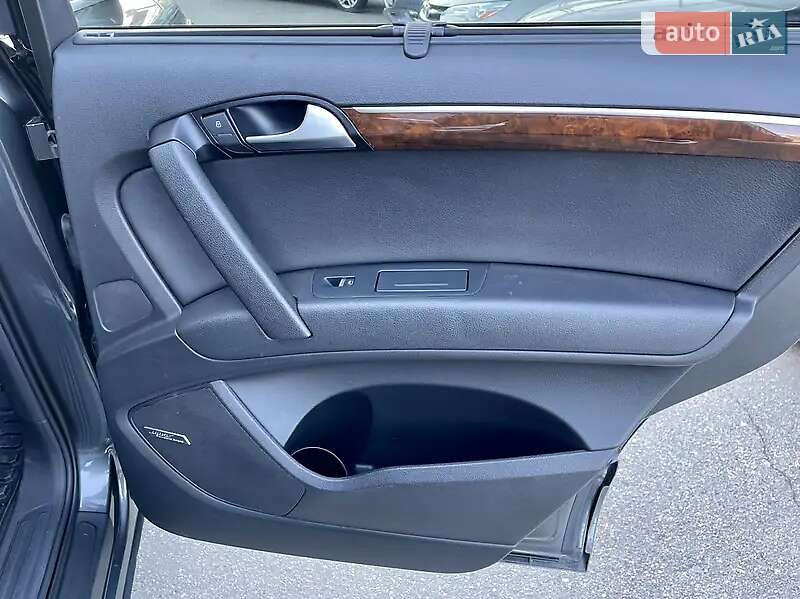 Позашляховик / Кросовер Audi Q7 2014 в Черкасах
