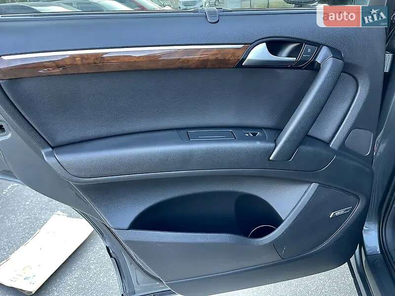 Позашляховик / Кросовер Audi Q7 2014 в Черкасах