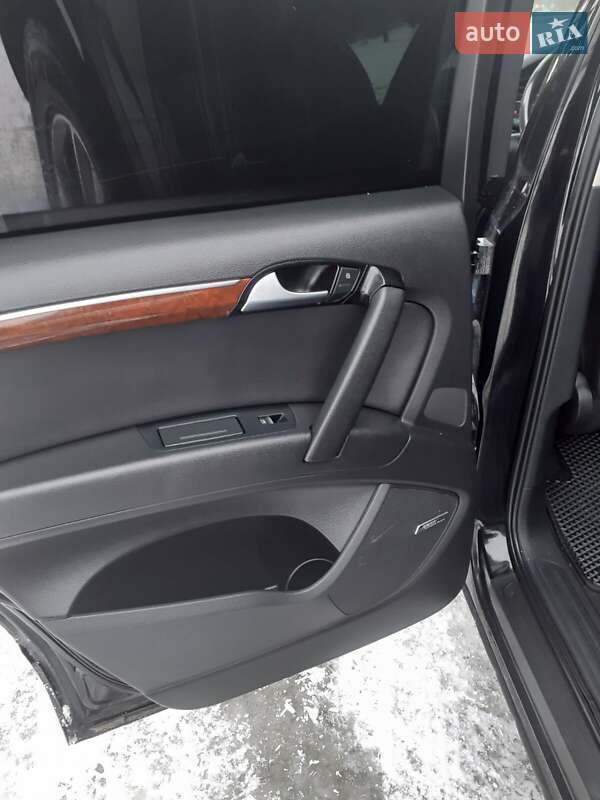 Позашляховик / Кросовер Audi Q7 2014 в Рівному