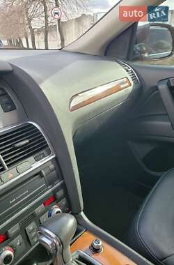 Позашляховик / Кросовер Audi Q7 2014 в 