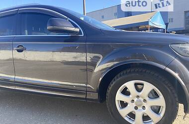 Универсал Audi Q7 2011 в 
