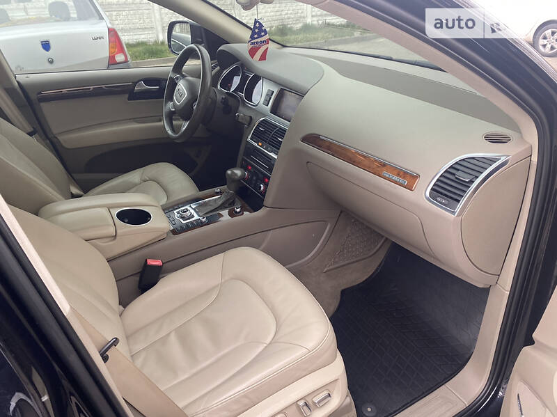 Внедорожник / Кроссовер Audi Q7 2011 в Луцке