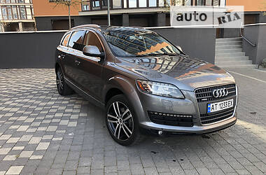 Внедорожник / Кроссовер Audi Q7 2012 в 
