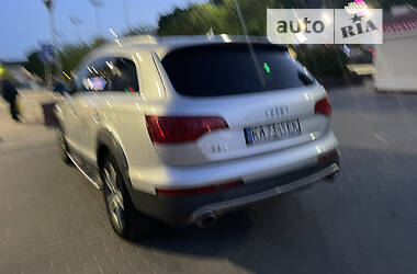 Позашляховик / Кросовер Audi Q7 2009 в 