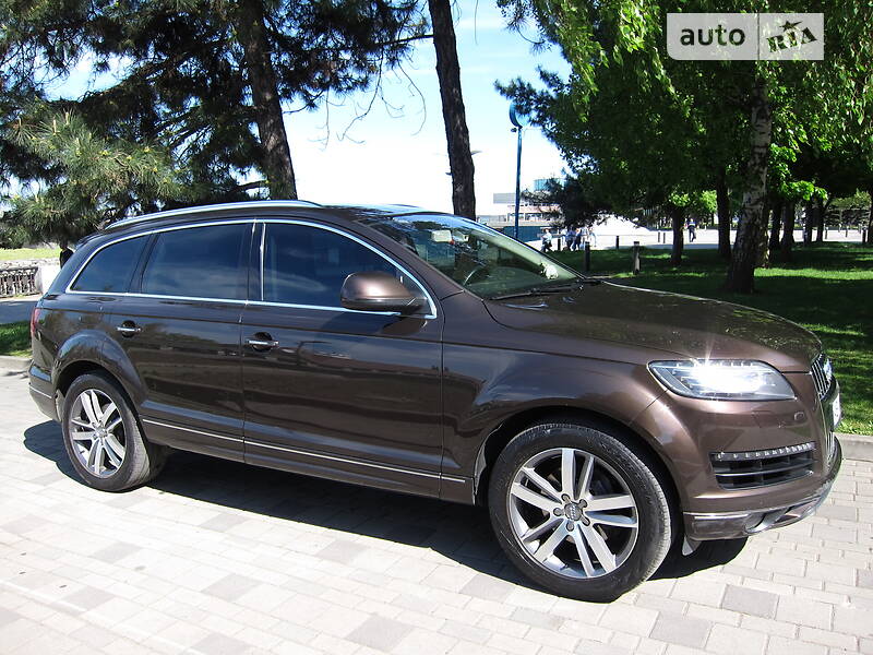 Позашляховик / Кросовер Audi Q7 2014 в Дніпрі