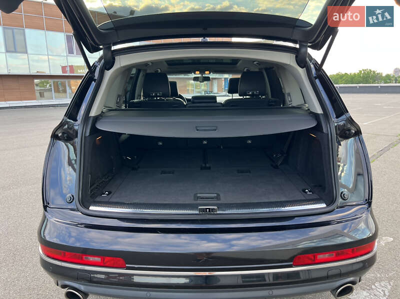 Внедорожник / Кроссовер Audi Q7 2015 в Киеве