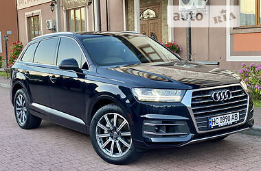 Внедорожник / Кроссовер Audi Q7 2017 в 