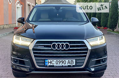 Внедорожник / Кроссовер Audi Q7 2017 в 