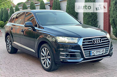 Внедорожник / Кроссовер Audi Q7 2017 в 
