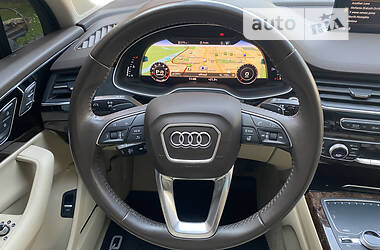 Внедорожник / Кроссовер Audi Q7 2017 в 