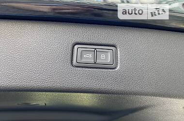 Позашляховик / Кросовер Audi Q7 2021 в 
