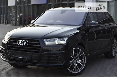 Внедорожник / Кроссовер Audi Q7 2017 в Киеве