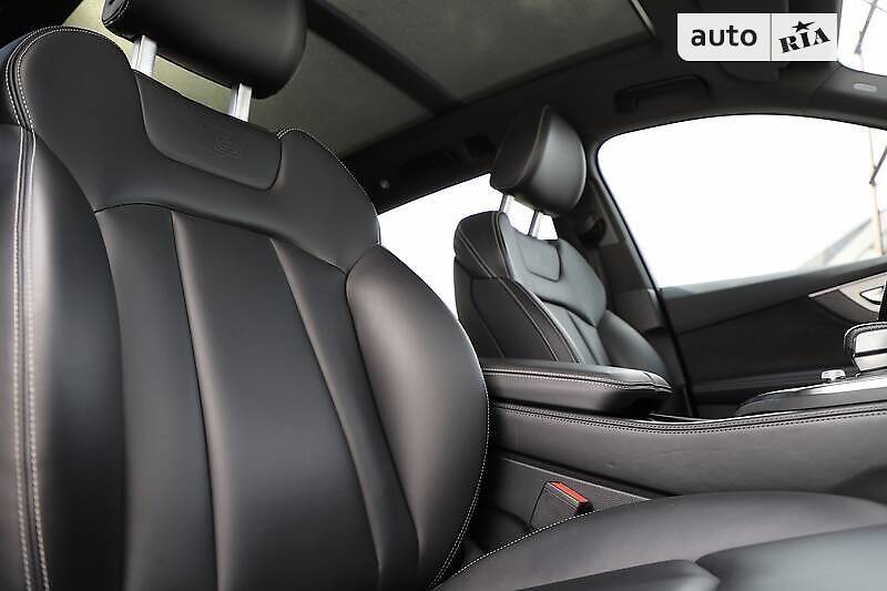 Позашляховик / Кросовер Audi Q7 2018 в Дрогобичі