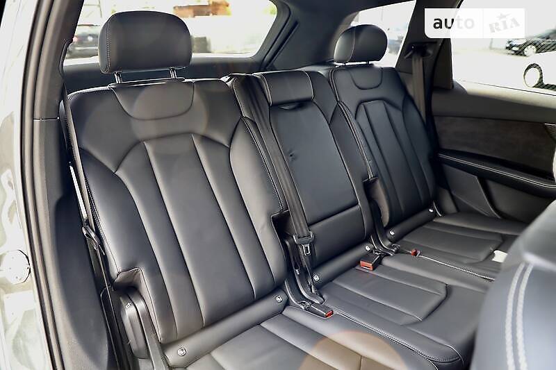 Позашляховик / Кросовер Audi Q7 2018 в Дрогобичі