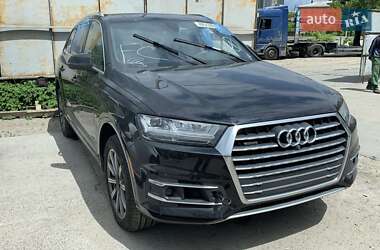 Внедорожник / Кроссовер Audi Q7 2016 в 