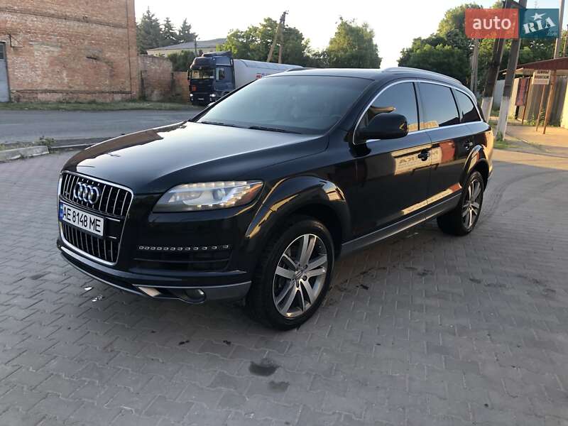 Внедорожник / Кроссовер Audi Q7 2013 в Синельниково